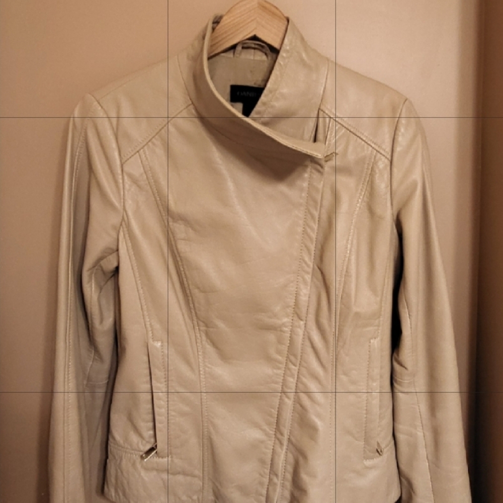 Danier Cream Leather Jacket Asymmetrical Style
